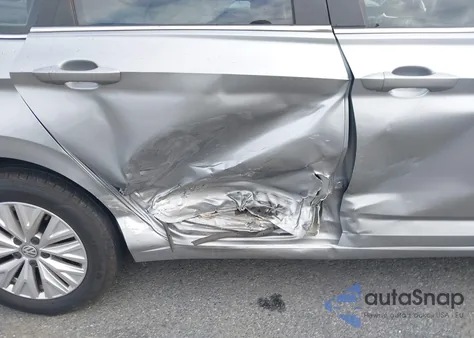 2019 Volkswagen Jetta 1.4T R-Line/1.4T S/1.4T Se z USA, uszkodzony, nr VIN 3VWC57BUXKM259101